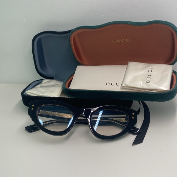 New Authentic Gucci Clear Photocromatic Cat Eye Ladies Sunglasses GG1083S 001 - Picture 16 of 17